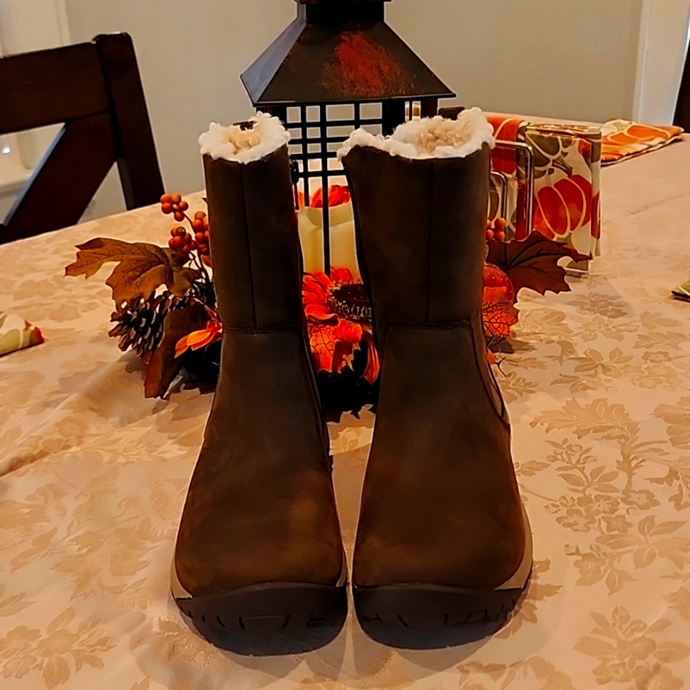Women's Merrell warm lined Winter boots